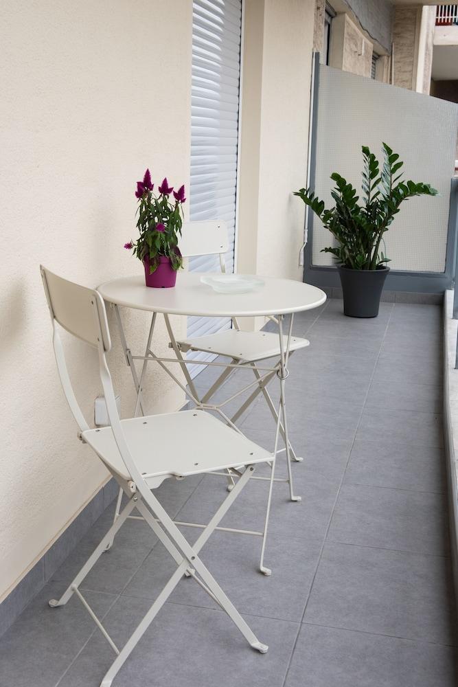 Katia Modern Apartment In Атина Екстериор снимка